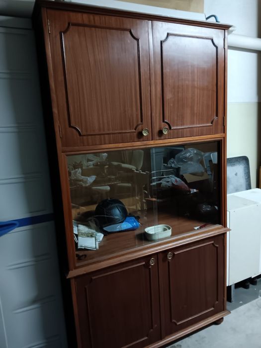 Móvel 6 portas madeira e vidro