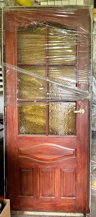 Drzwi drewniane kompletne z ościeżnicą i okuciem