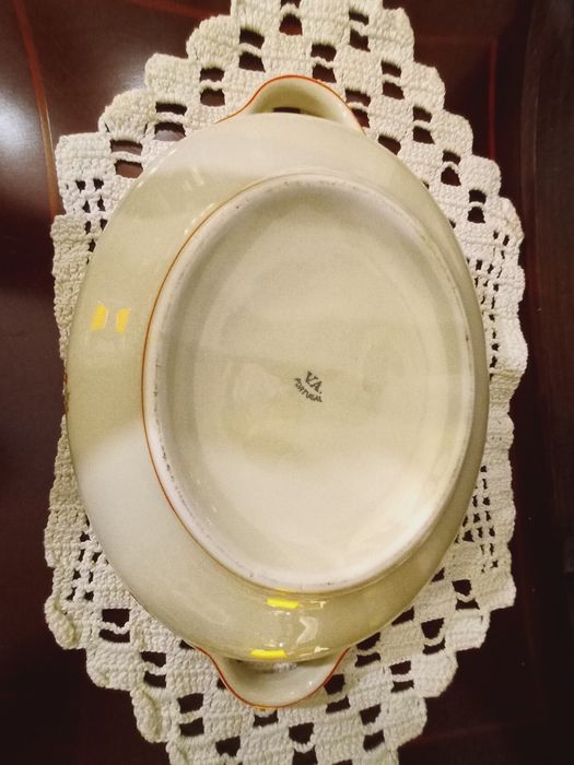 Terrina ou prato coberto fábrica de loiça Vista Alegre