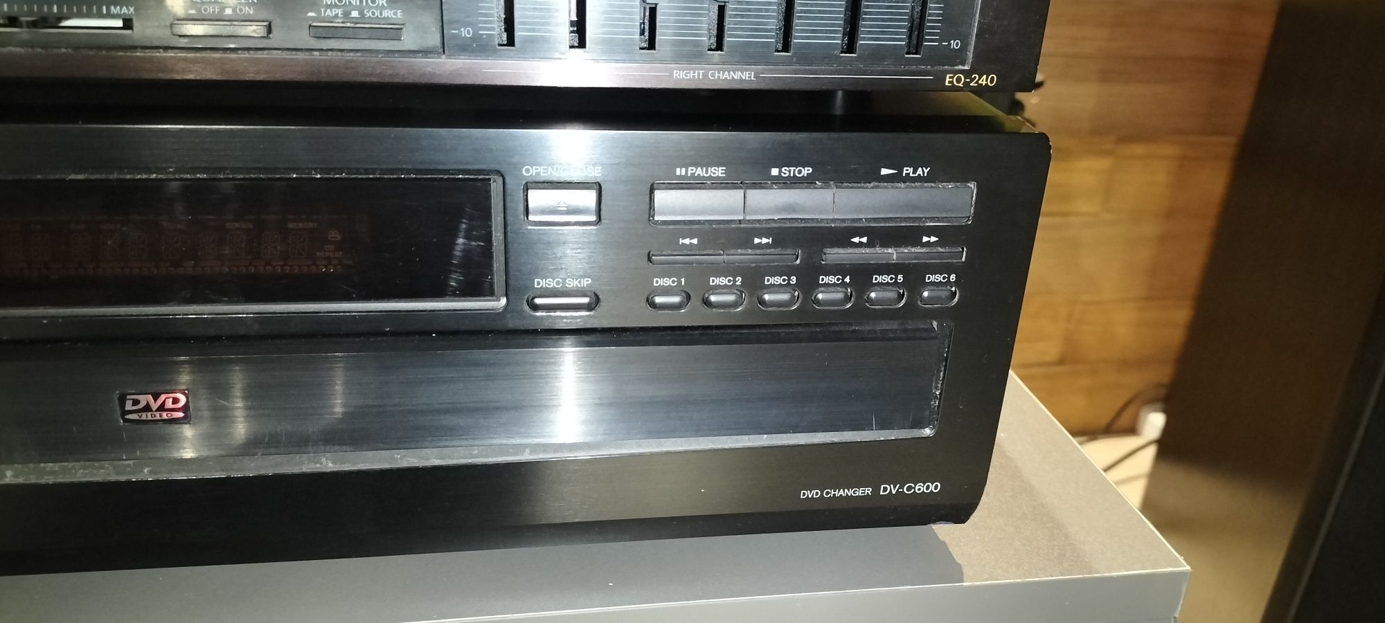 Onkyo Equalizer Korektor EQ-240 i Zmieniarka DVD DV-C600 6DVD/CD