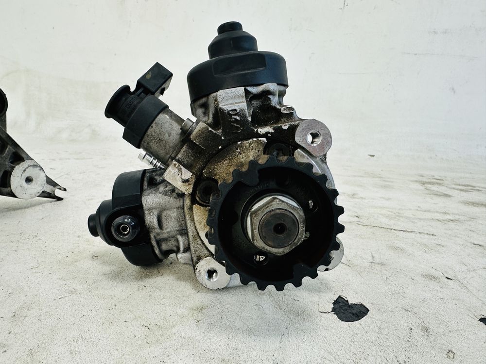 Audi A4 B8 pompa paliwa wtryskowa 2.7 TDI V6 CGKA A5 8T Q5