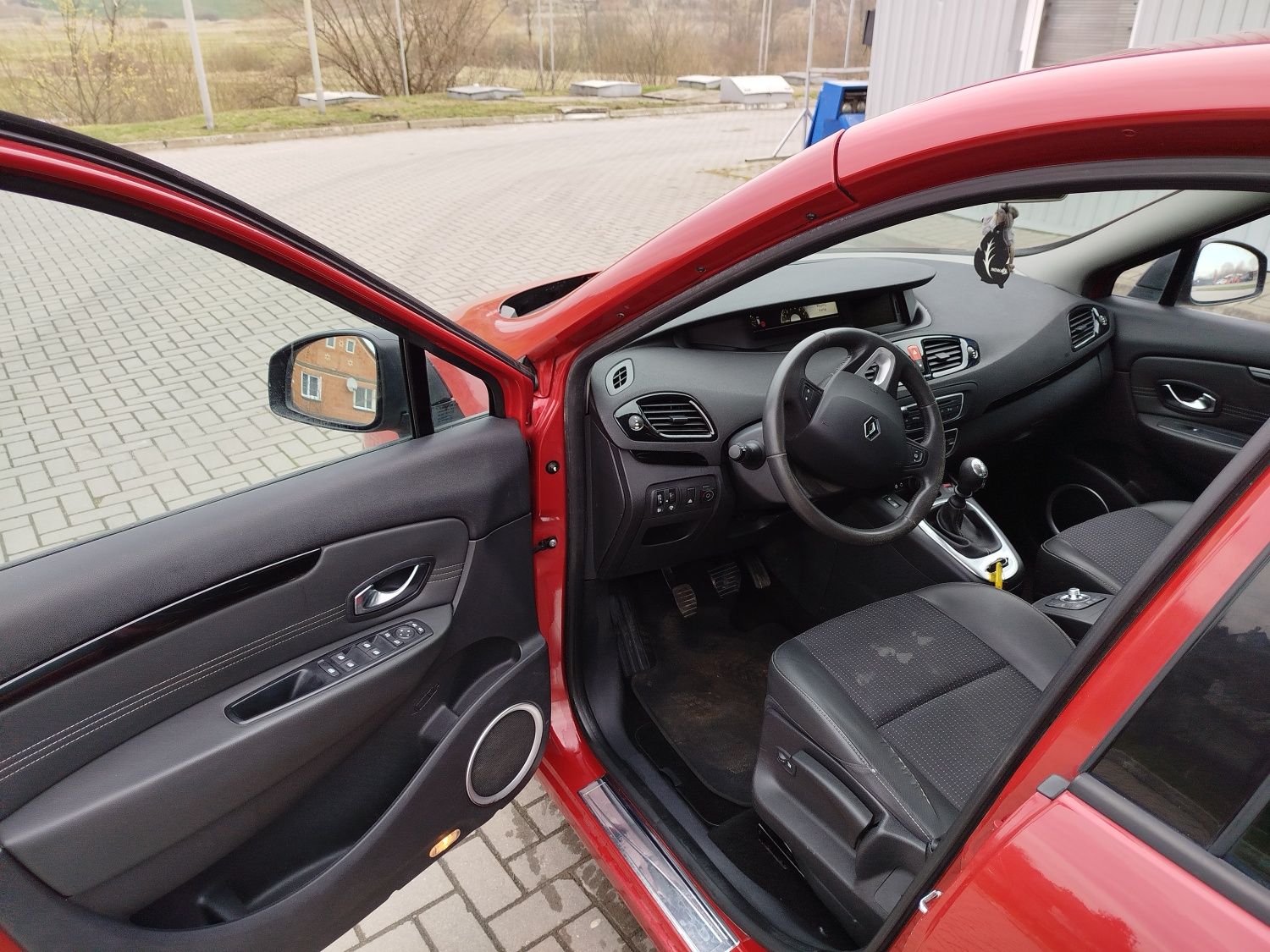 Renault scenic 1.6 газ-бензи