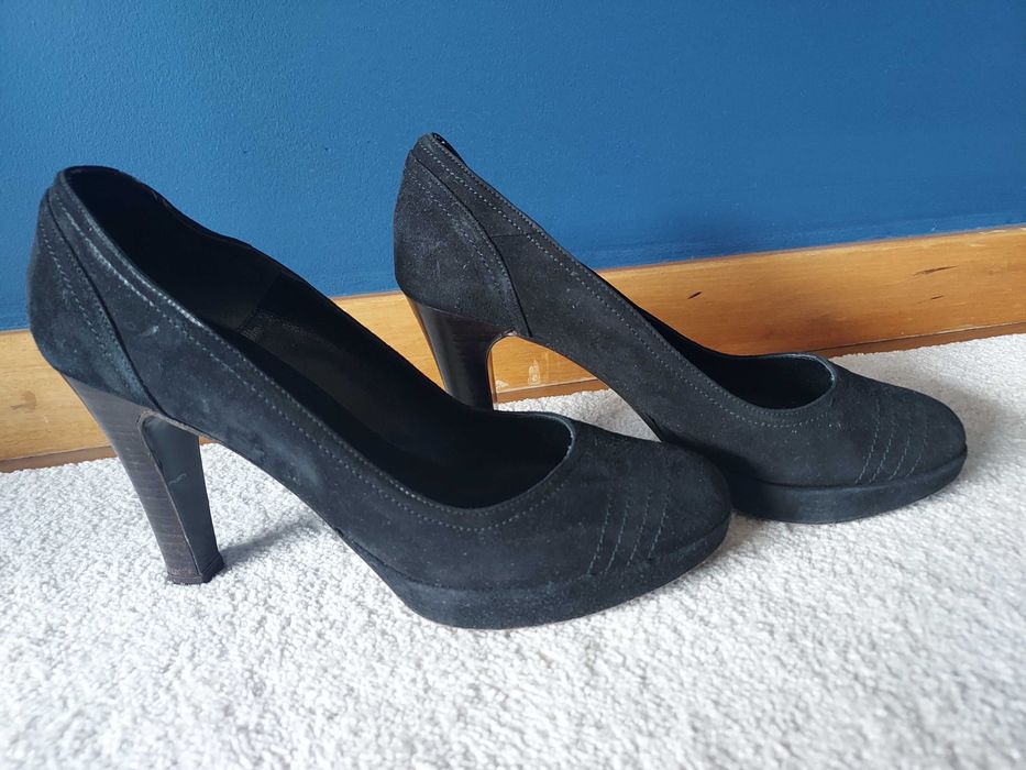 Sapatos Bimba y Lola em camurça genuína