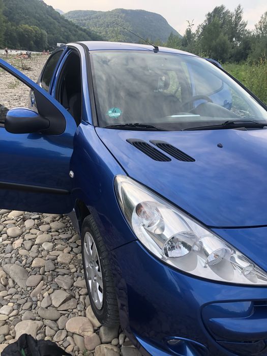 Продам  Пежо 206+