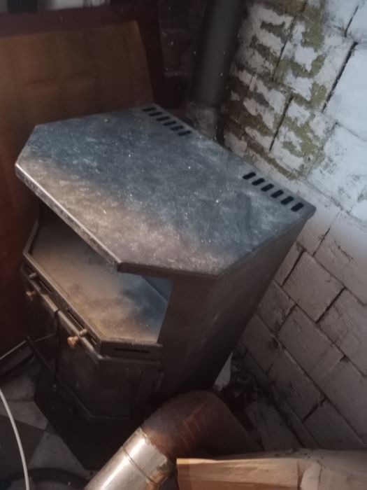 Koza piec wolnostojący kominek