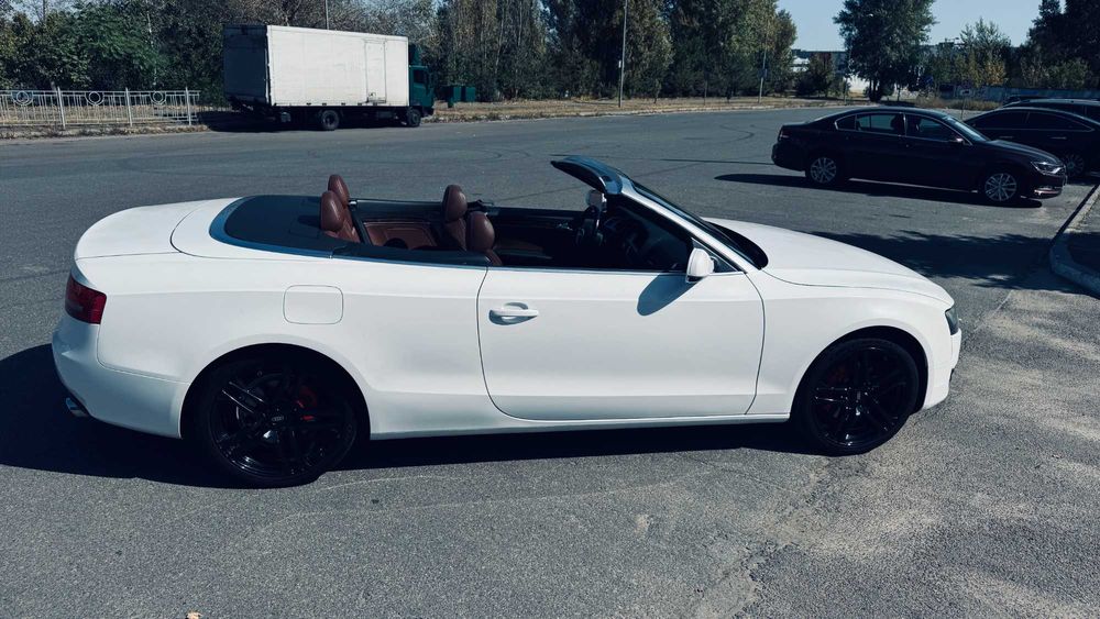 Продається яскравий автомобіль для емоцій - AUDI S5 CABRIOLET