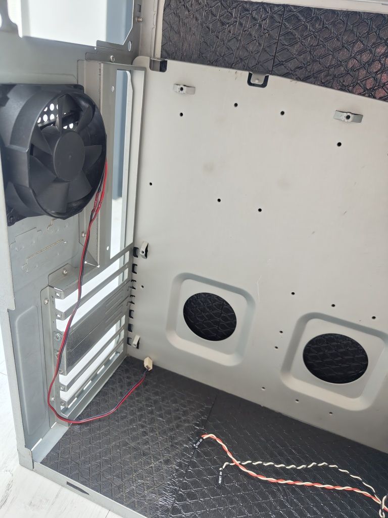 Obudowa komputerowa PC ATX

ATX 6000P-4/ CODEGEN 300X1
