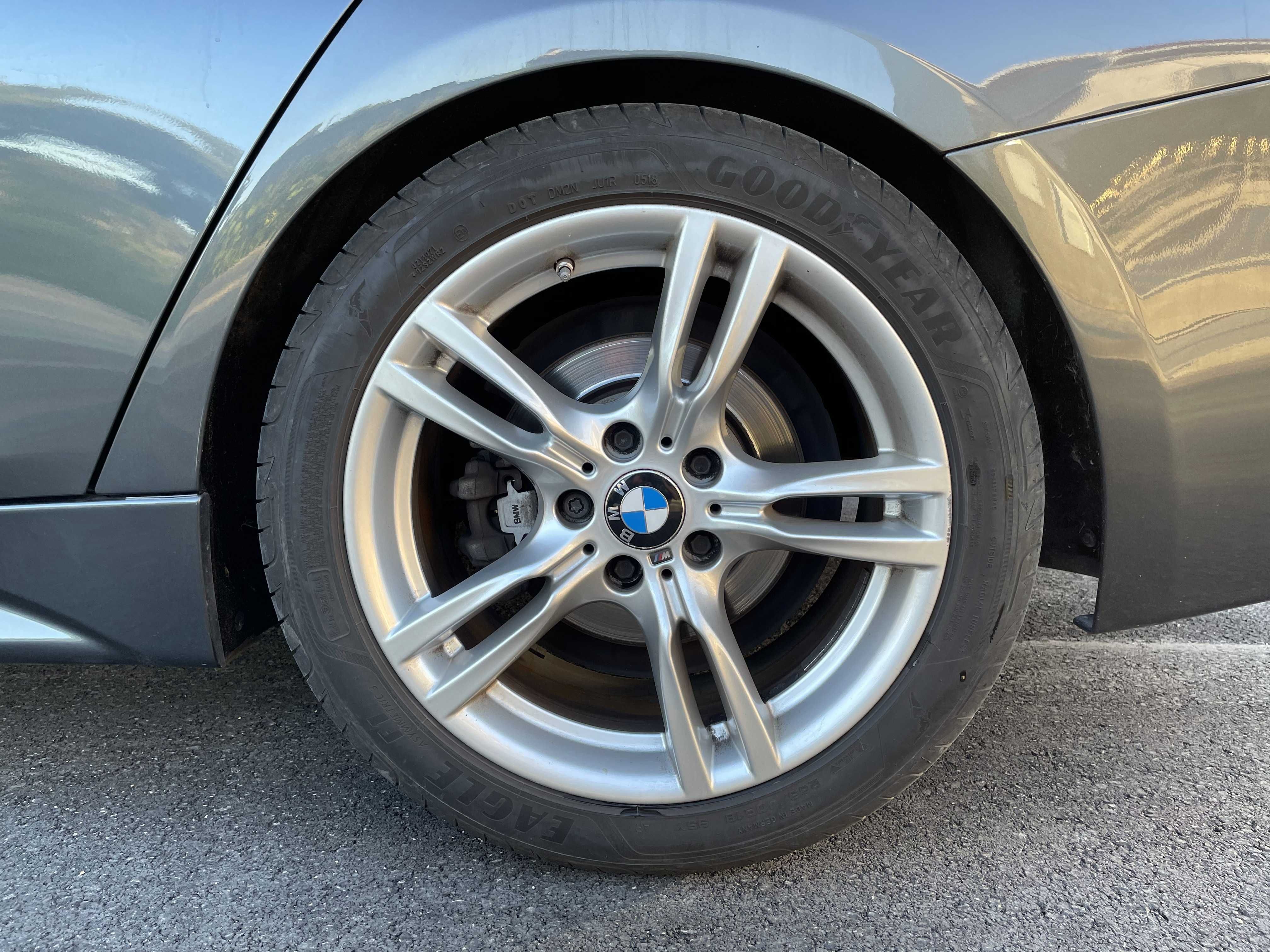 BMW 318d Touring Pack M