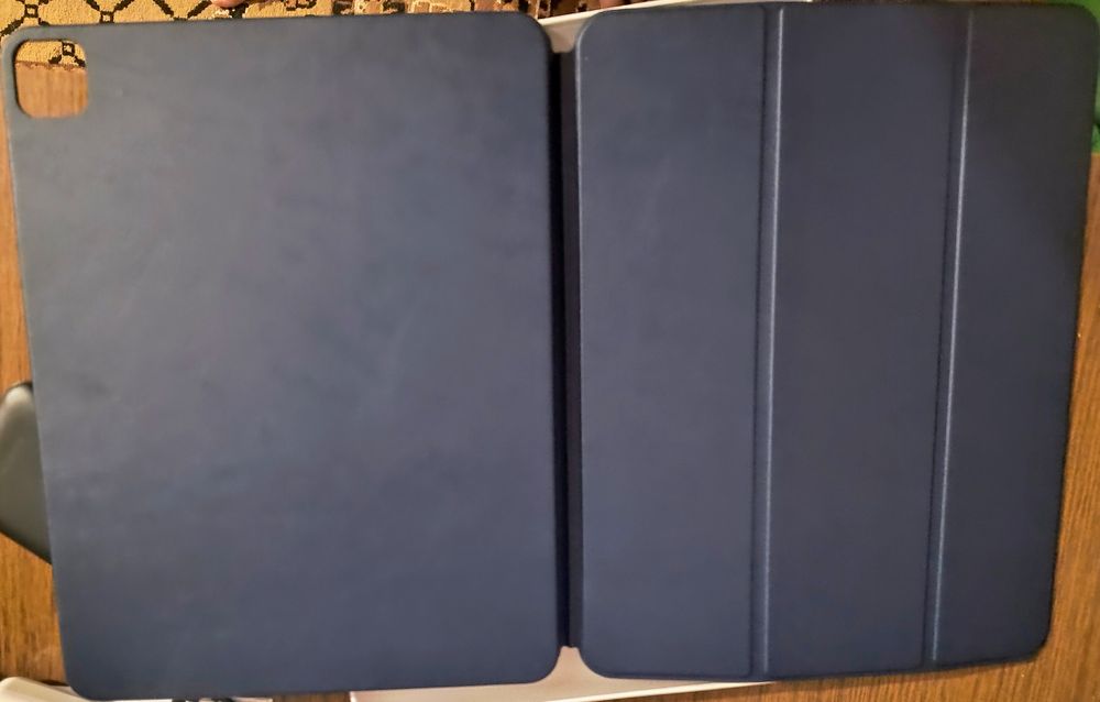 Универсальный чехол на планшет 12,9