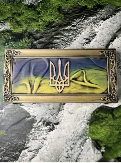 Нарди з дерева, Тризуб України, прапор