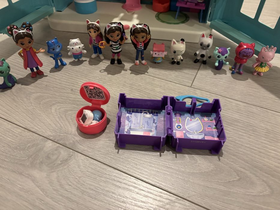 Gabby’s Dollhouse – Casa + Muitas Figuras – Como Nova!