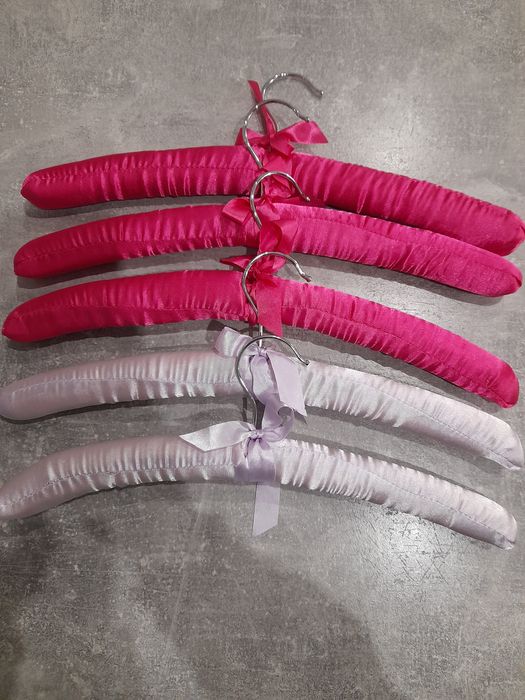 Wieszaki różowy kolor 5 szt