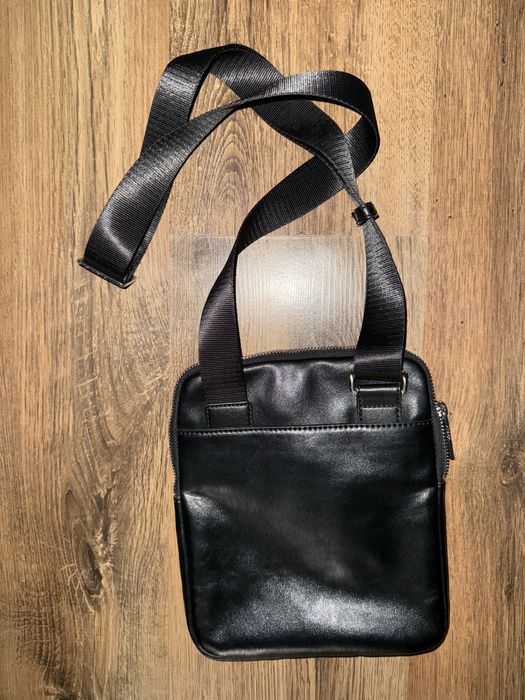 Оригинальна сумка -мессенджер Guess