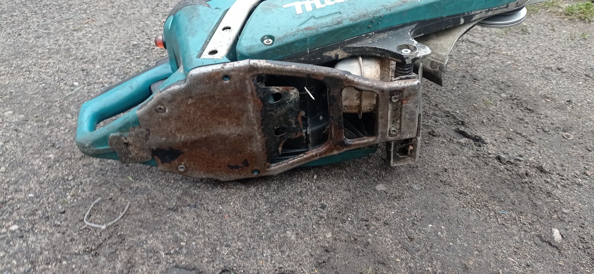Piła do betonu, przecinarka spalinowa  Makita ek6101