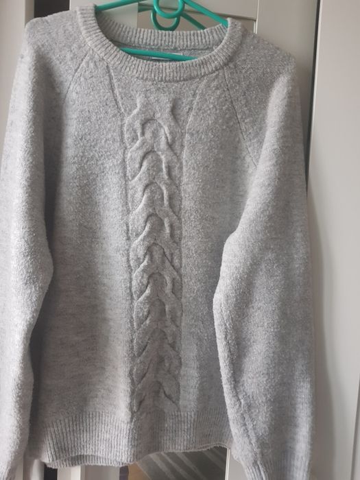 Sweter damski marki Reserved rozmiar S/M/L .