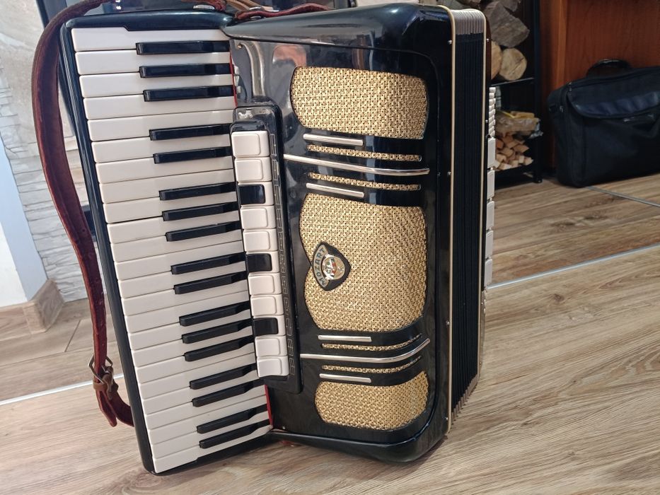 Akordeon "Mozart" 120 basów