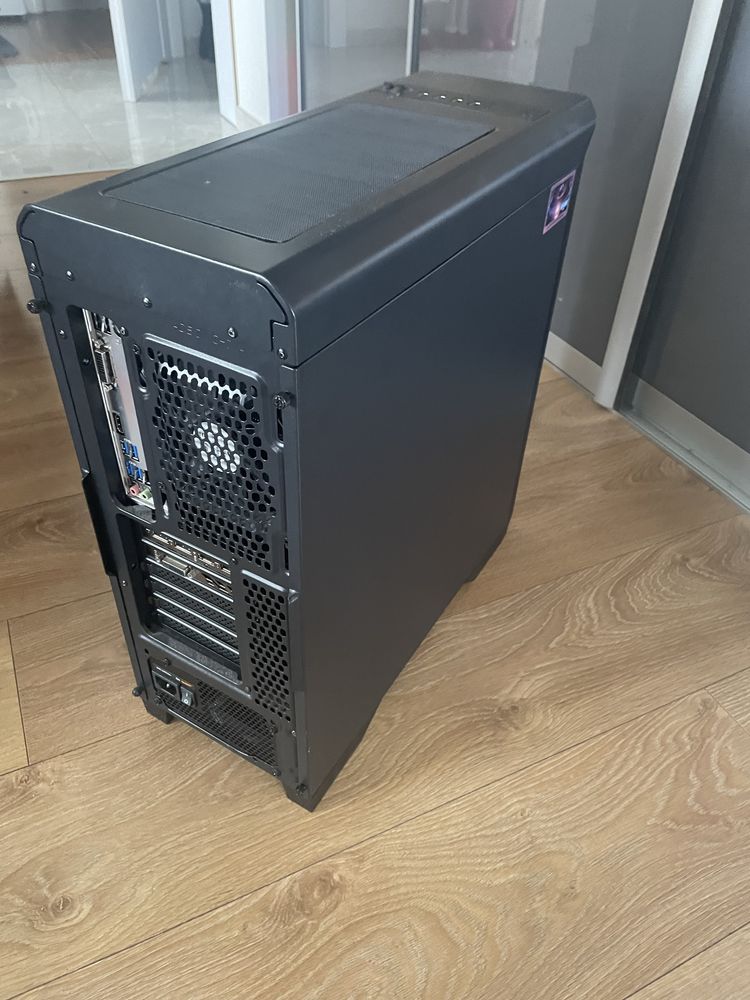 Zestaw komputerowy PC IEM i monitor Asus VZ249Q