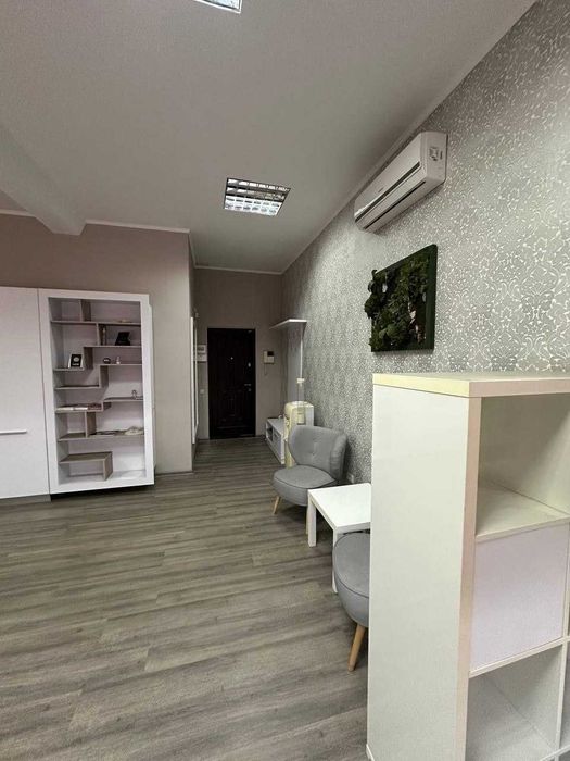 ND S4 Продам салон краси Центр вул. Научна