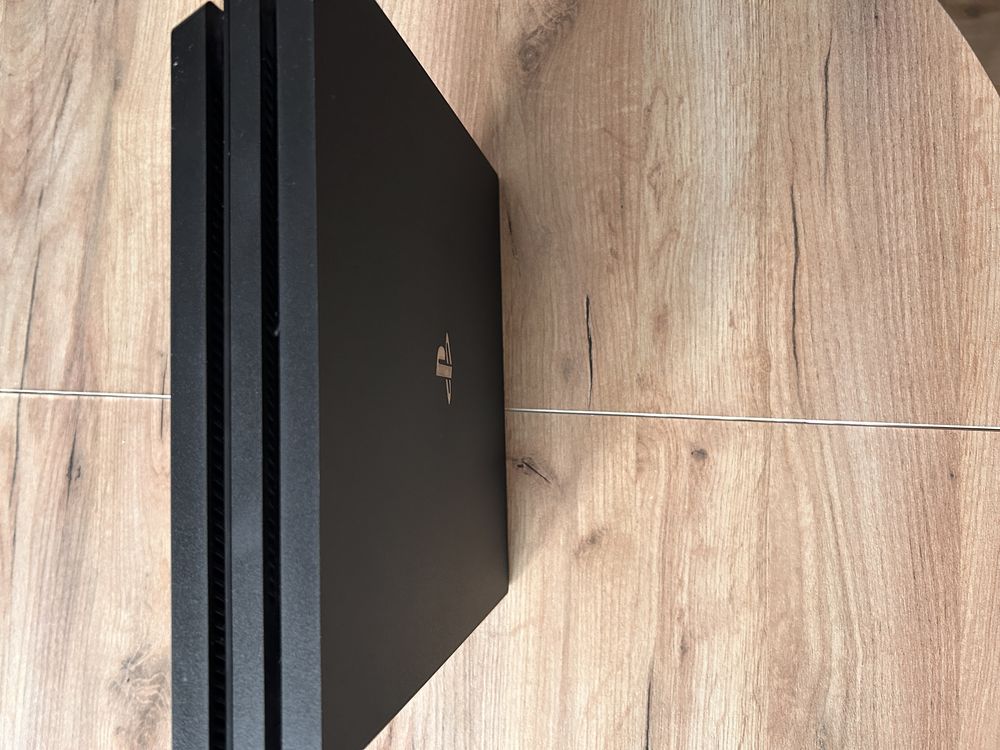 Konsola PlayStation 4 PRO