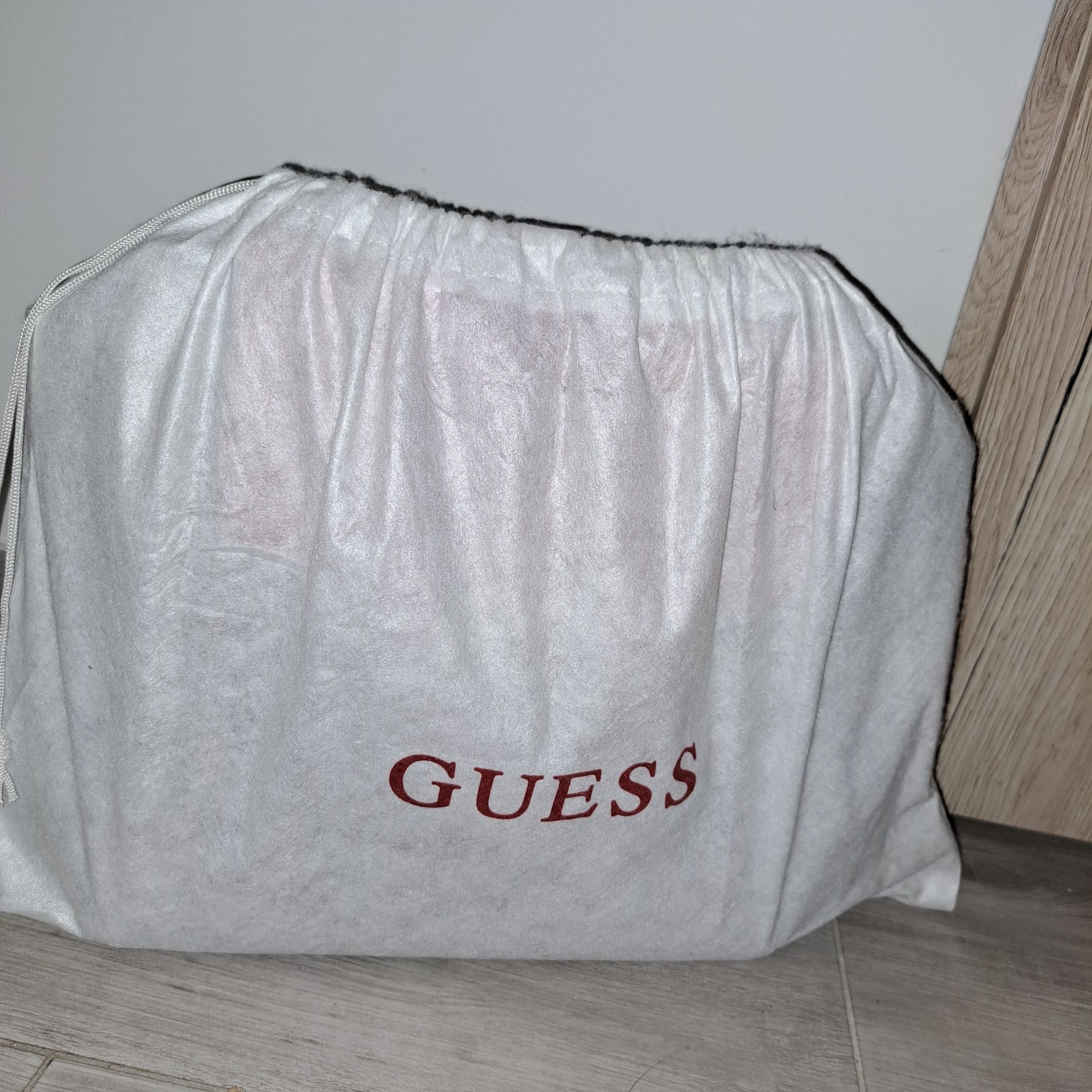 Torebka GUESS Valy