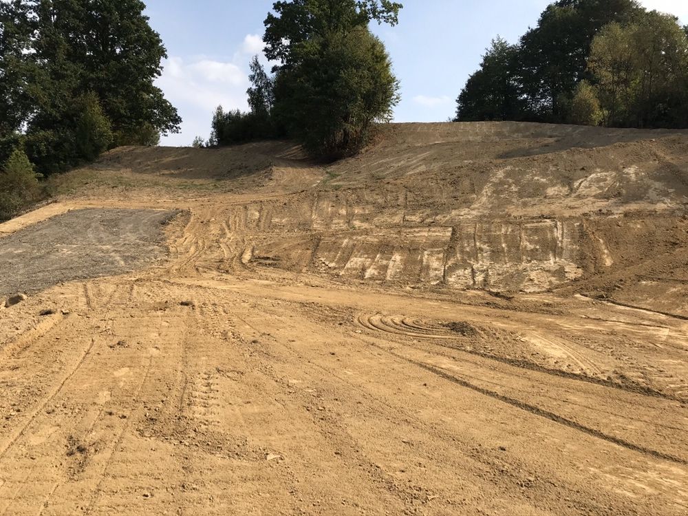usługi koparka minikoparka i spycharka ,roboty prace ziemne bieszczady