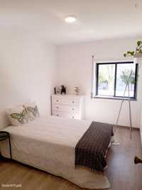 579975 - Quarto com cama de casal em apartamento com 2 quartos