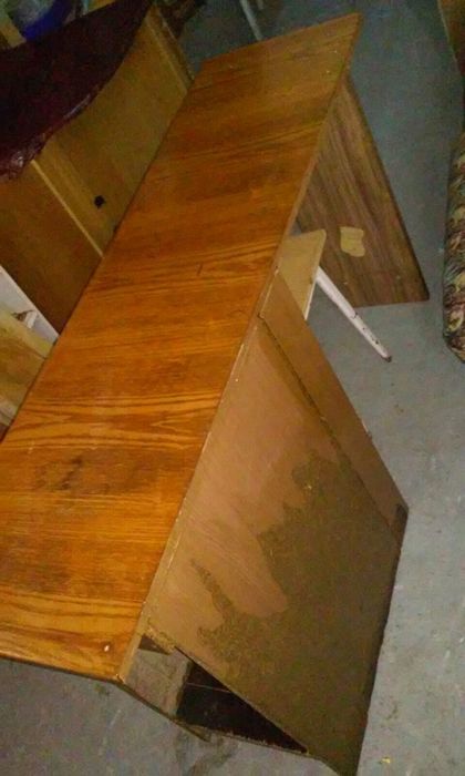 Столи письмові, кухонні тумби