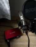Zestaw do nagrywania Mikrofon rode nt1a nt1-a interfejs focusrite