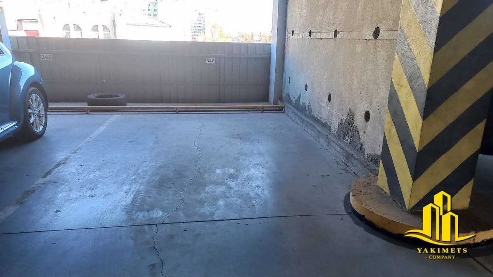 Продаж паркомісця проспект Миру, 28