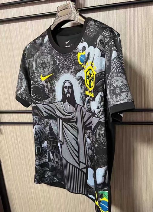 Specjalna edycja koszulki piłkarskiej Brazylii na sezon 24/25  L
