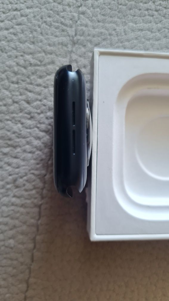 Apple Watch SE GPS + Cellular