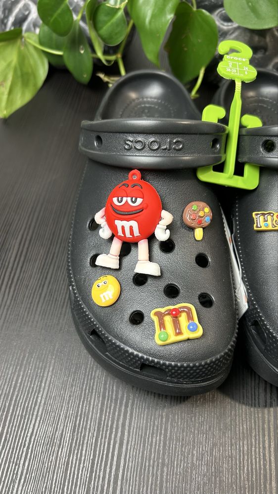 Crocs Megacrush Jibbitz M&Ms