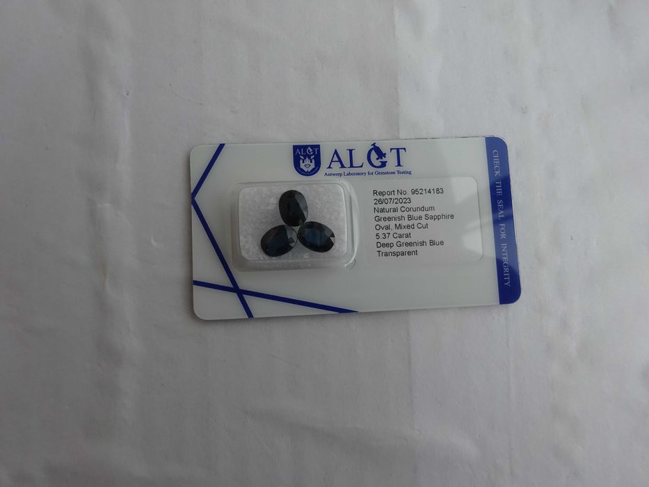 Safiras azul esverdeadas