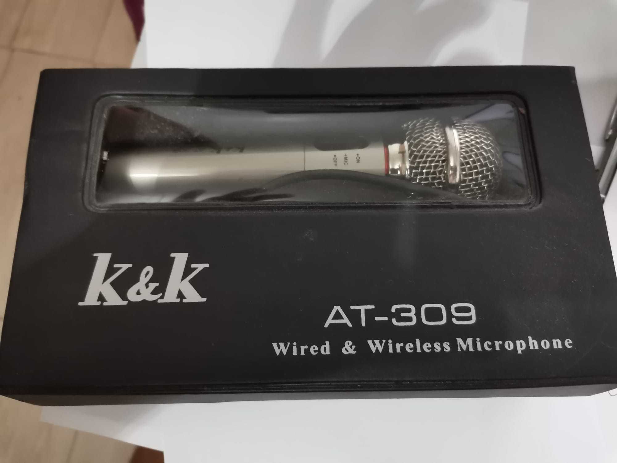 Microfone com fios ficha XLR para karaoke, nunca usado na caixa