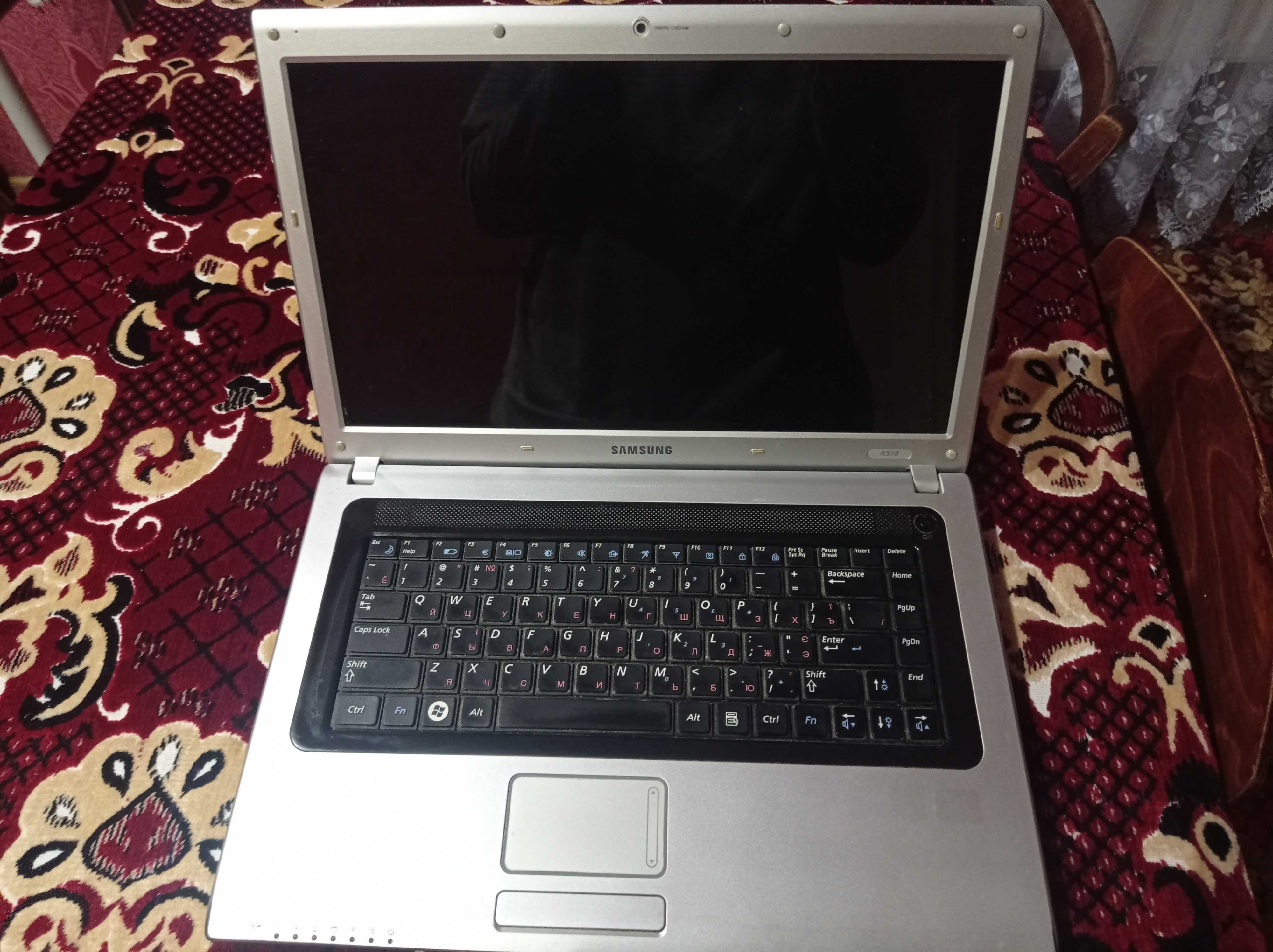 Ноутбук Samsung R518