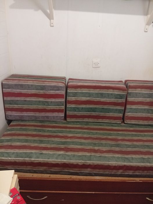 Sofá cama  as capas tira se