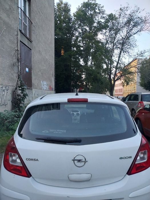 Opel Corsa D  disel rok 2010 przebieg 303 tyś Przegląd ważny do lipca