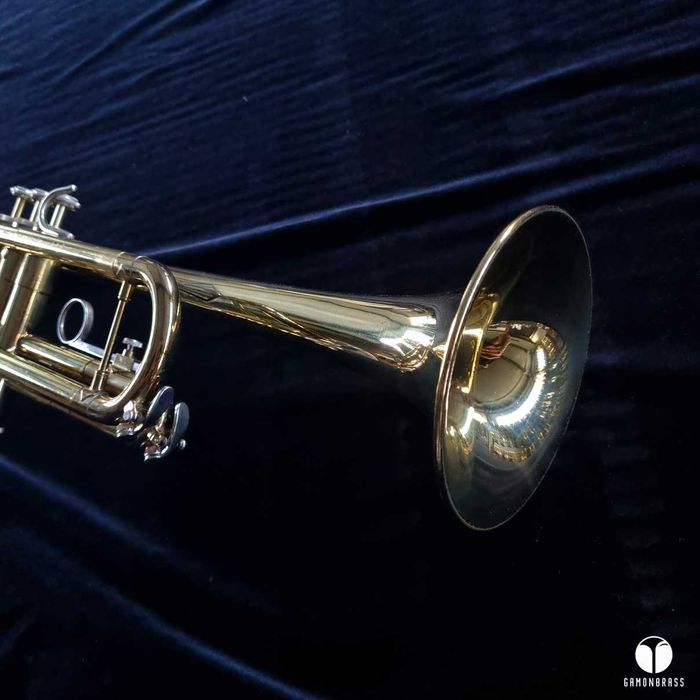 Vincent Bach TR300 prod. USA ustnik oliwka futerał trąbka