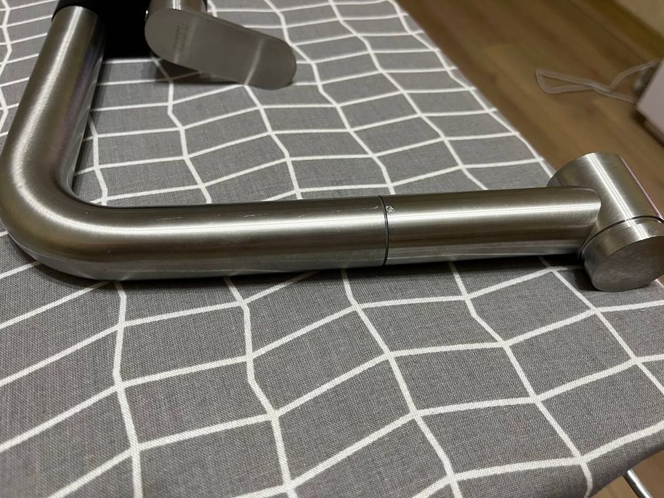 Кухонний змішувачч з виносним виливом фірми Franke