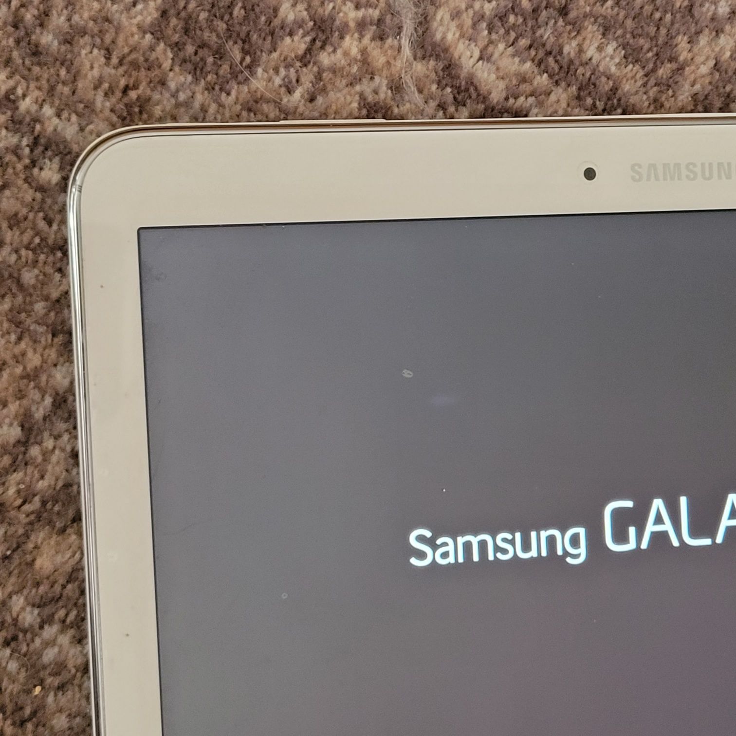 Samsung Galaxy Tab4  SM-T530