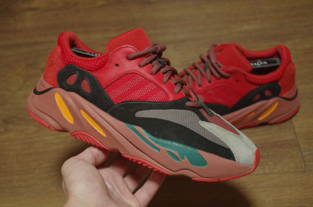 Кроссовки Adidas Yeezy Boost 700 Red HQ6979 оригінал 43,5 стан чудовий