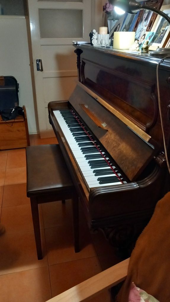 Piano Uebel Lechleiter