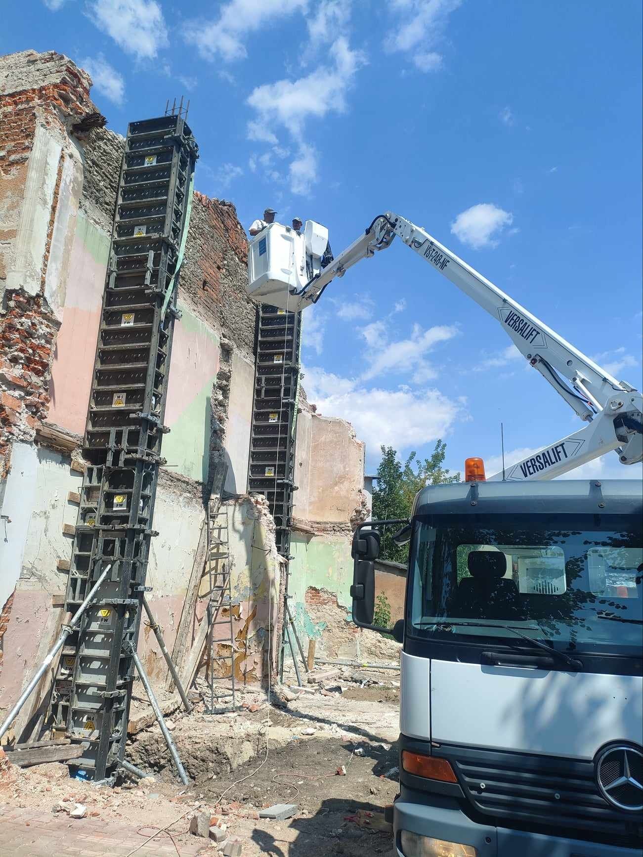 Podnośnik koszowy Versalift VST 248 NF