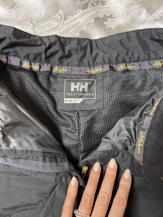 Горнолыжные штаны из коллекции Helly Hansen. Модель выполнена из водон
