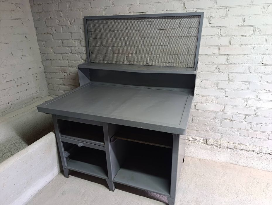 Стіл металевий слюсарний