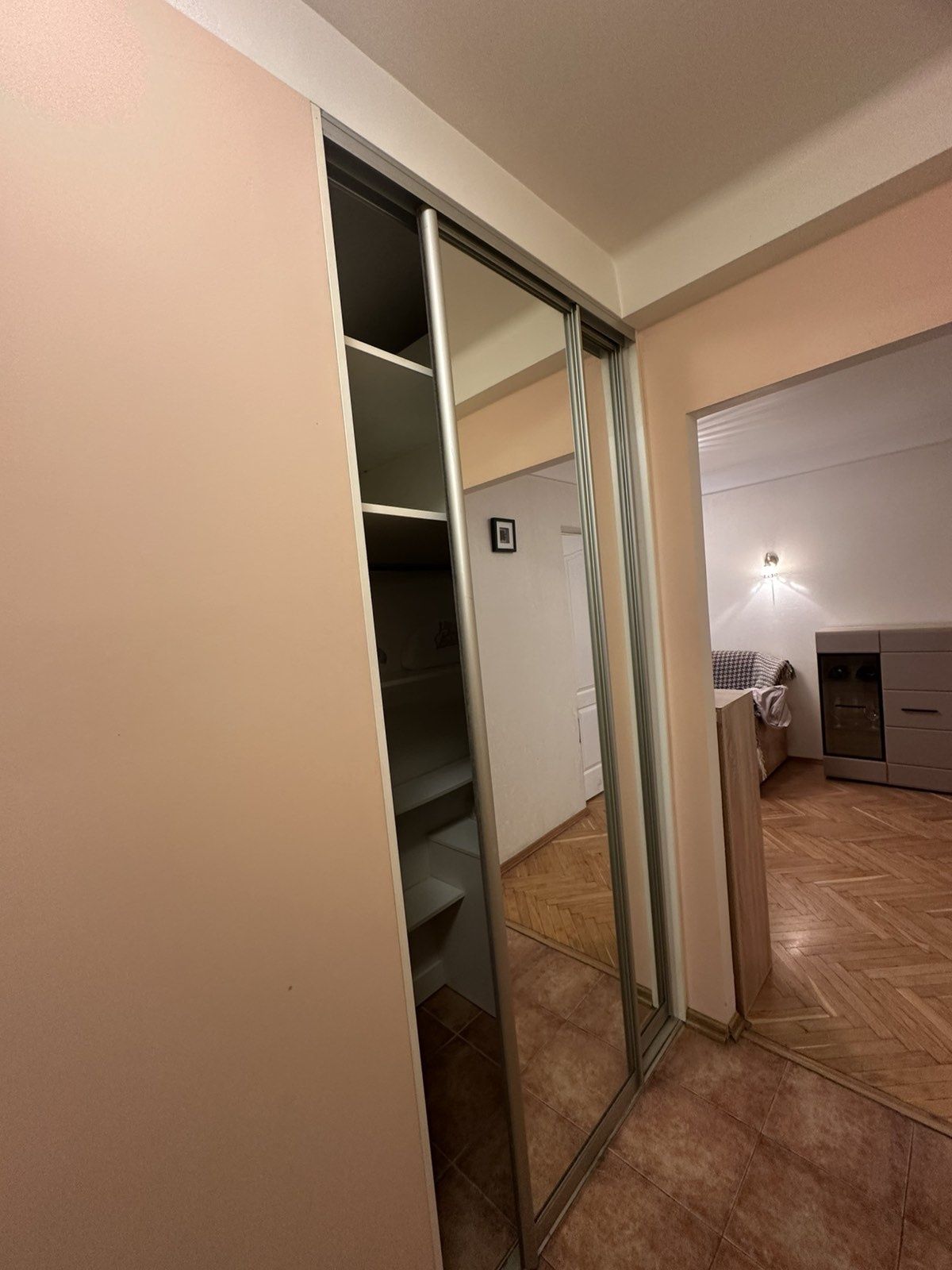 Здам в оренду двухкімнатну квартиру на Виговського 12.