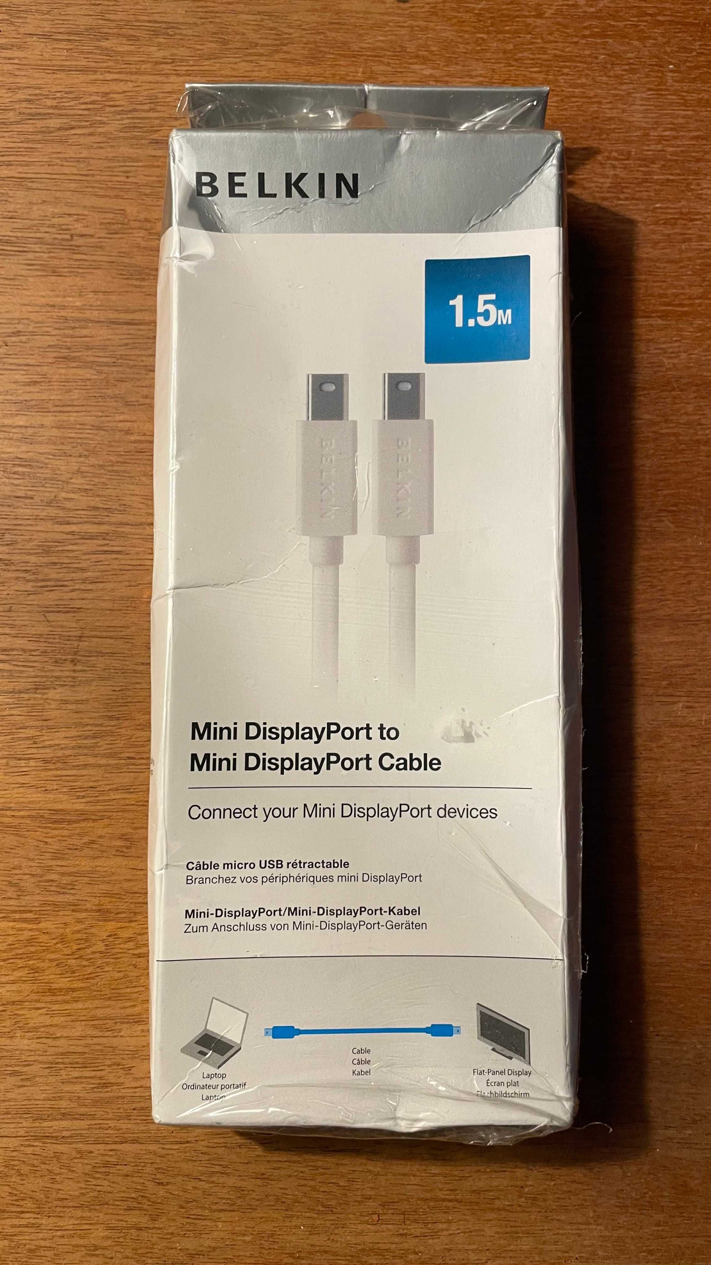 Diversos cabos e adaptadores para Apple