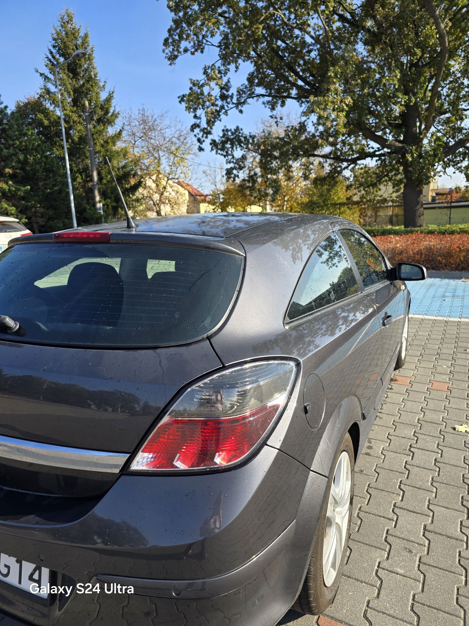 OPEL ASTRA GTC H 1.4 benzyna *Klima * 90 KM