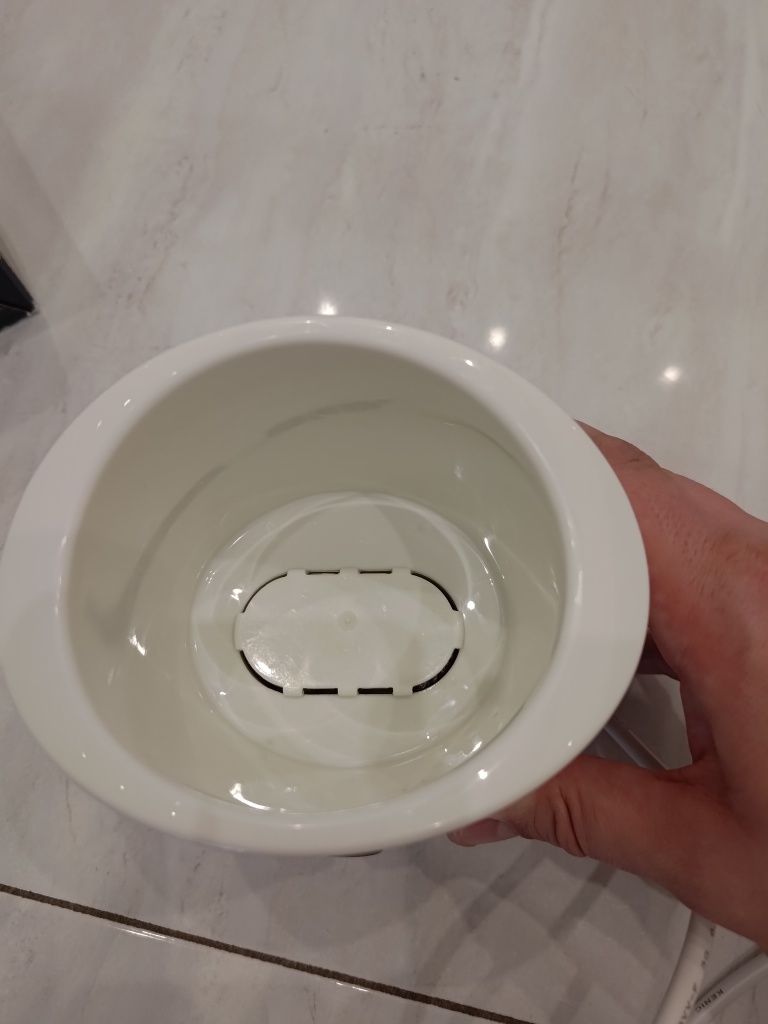 Podgrzewacz do butelek/ słoiczków Tommee Tippee + GRATIS