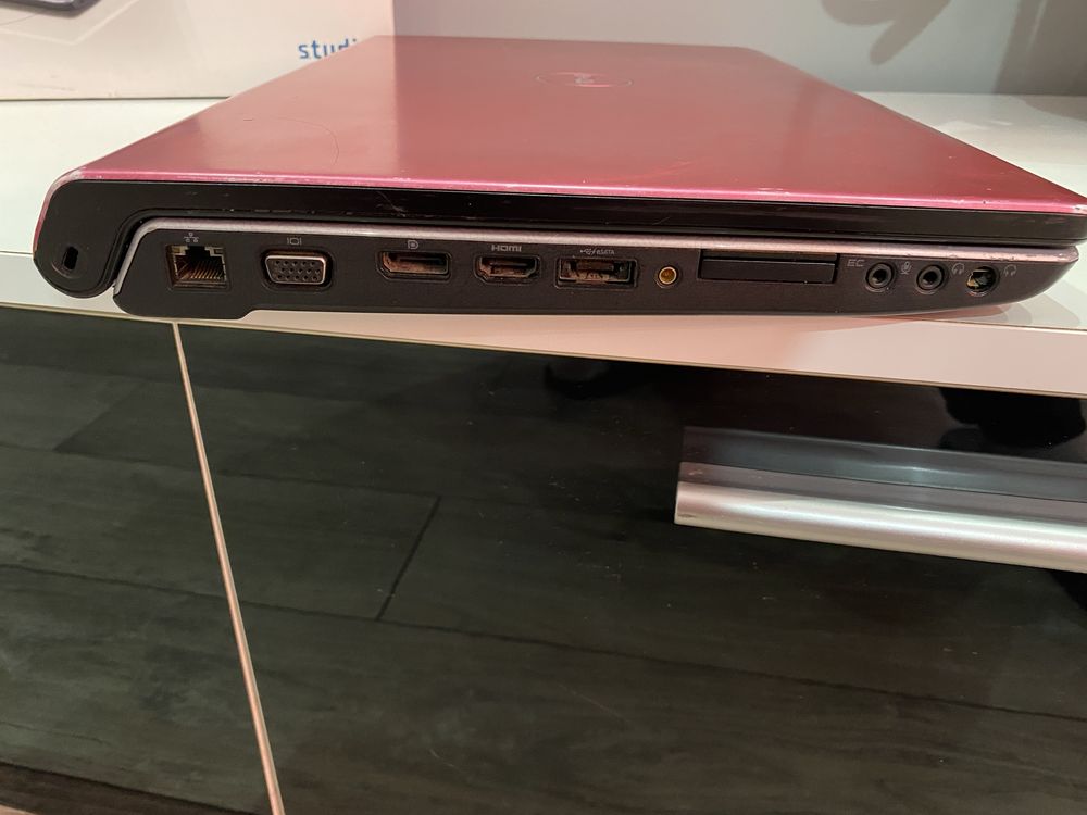 Laptop DEII Studio 1749